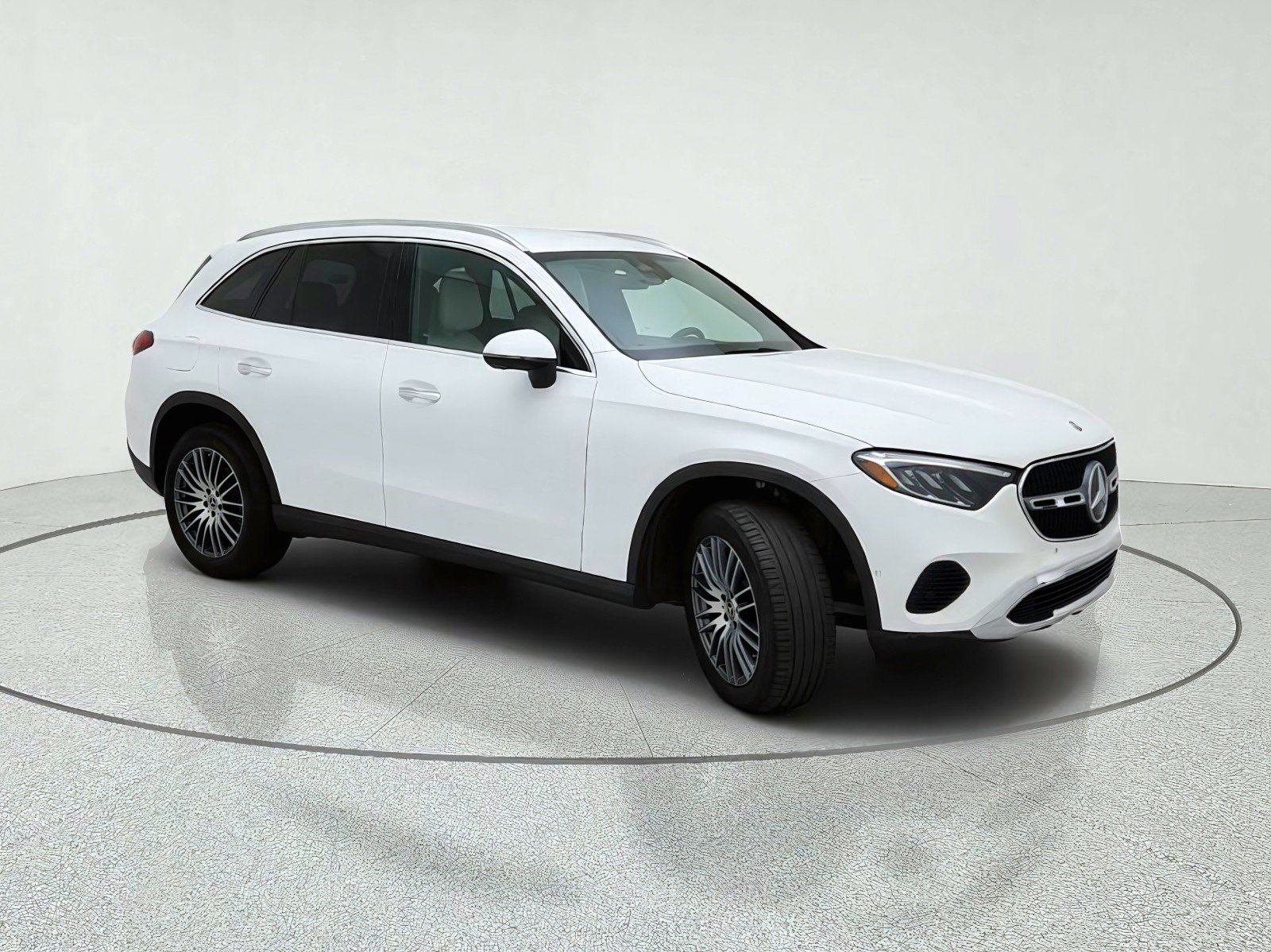 Certified Used 2025 Polar White Mercedes-Benz GLC 300 image 5