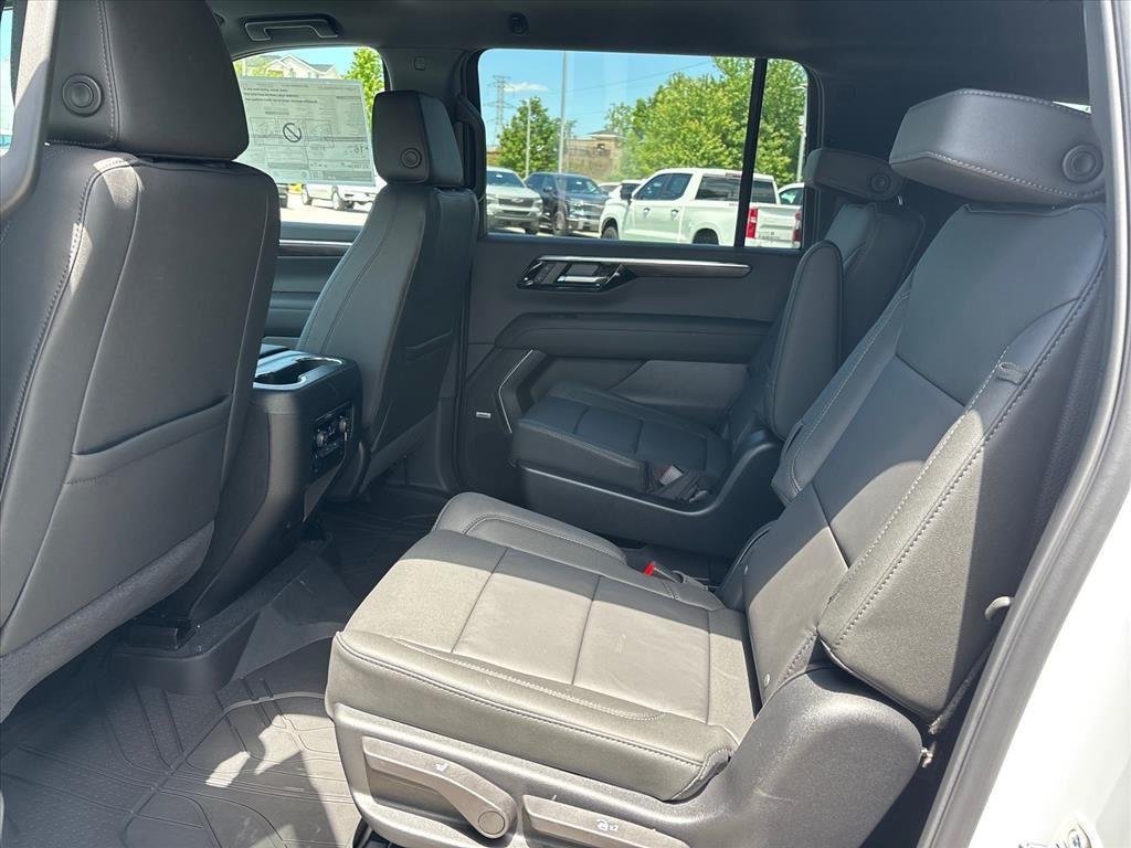 2026 Chevrolet Suburban LT - Photo 24