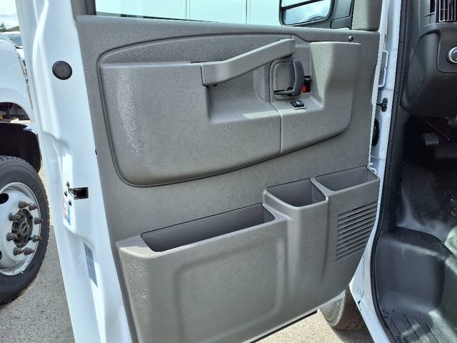 2025 Chevrolet Express Cargo Work Van - Photo 10