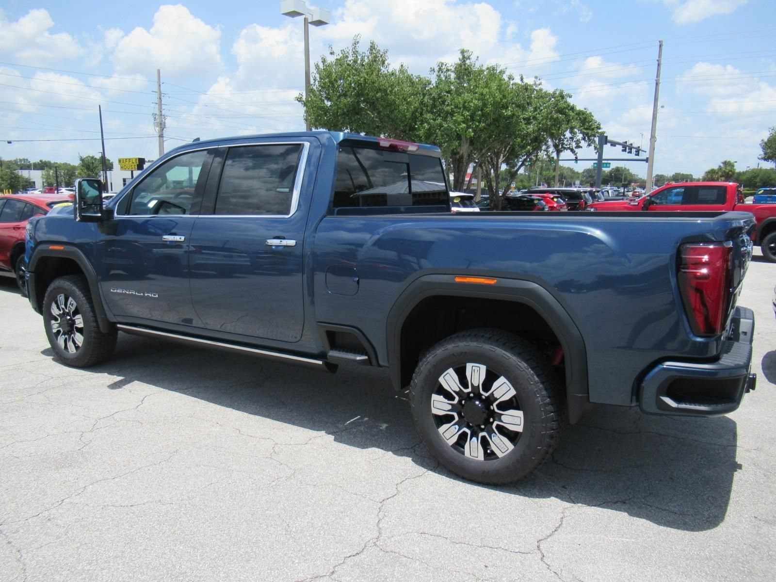 2026 GMC Sierra 2500HD Denali - Photo 6