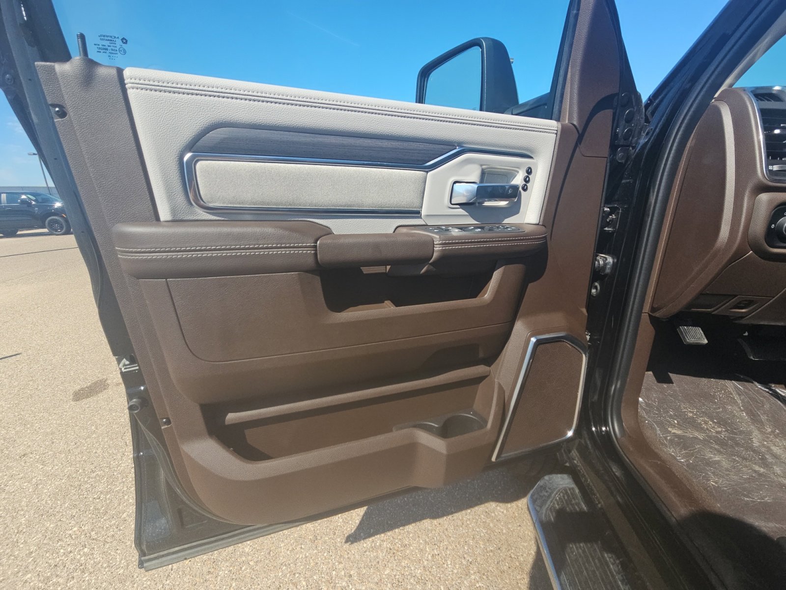 2025 RAM 2500 Laramie - Photo 27