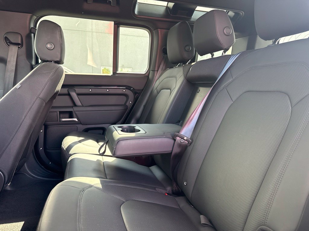 Used 2025 Black Land Rover S image 8