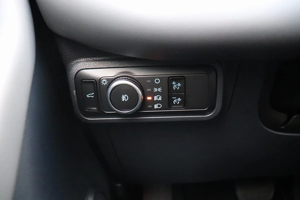 New 2026 Star White Metallic Tri-Coat Ford Active image 34