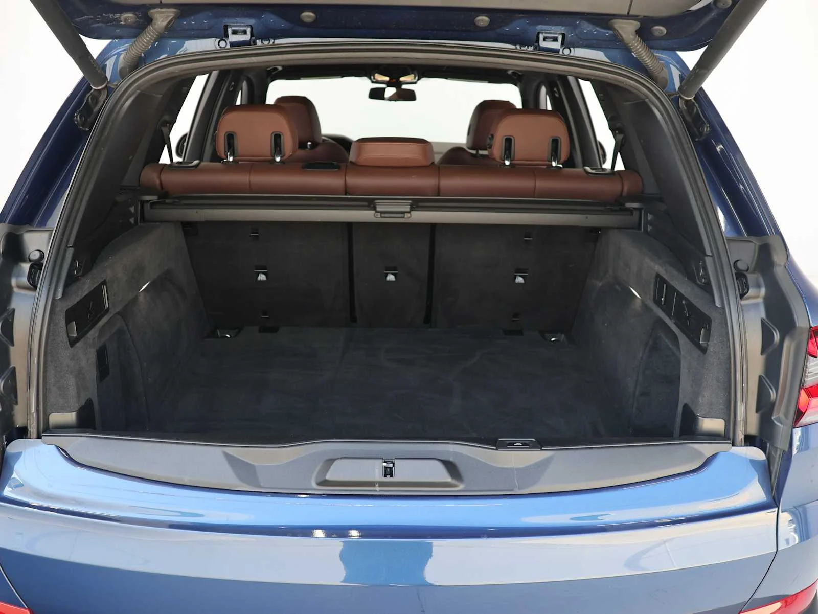 Certified Used 2023 Phytonic Blue Metallic BMW xDrive40i image 26