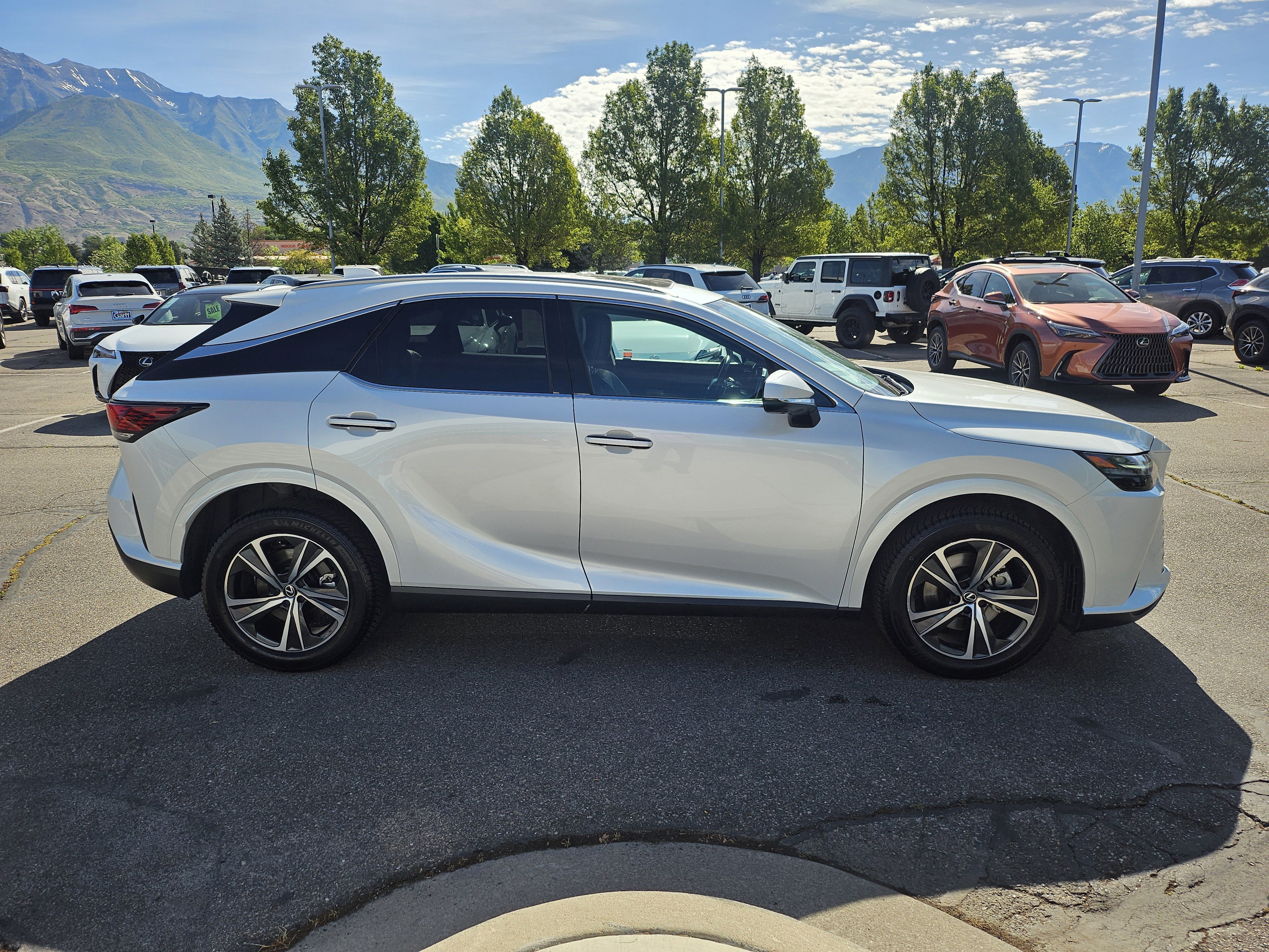 Used 2024 Eminent White Pearl Lexus 350 Premium image 4