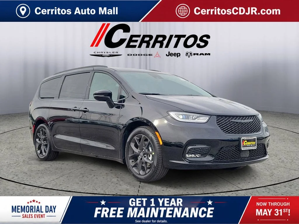 2026 Chrysler Pacifica Select's photo