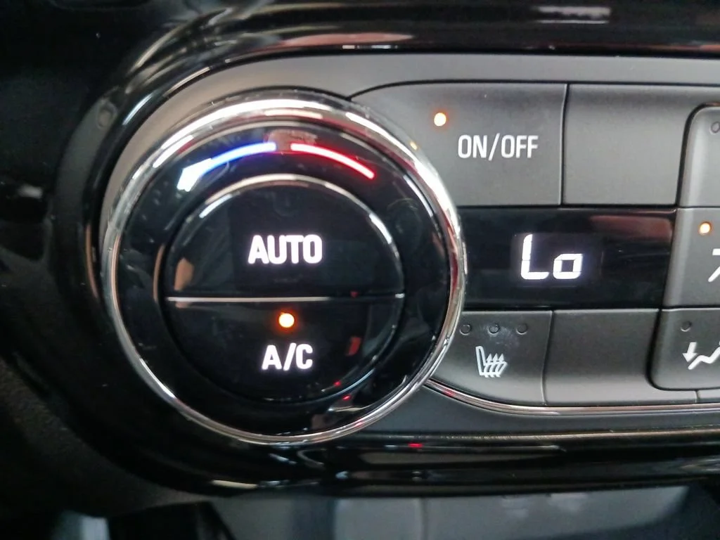 Used 2026 Summit White Chevrolet 2RS image 24