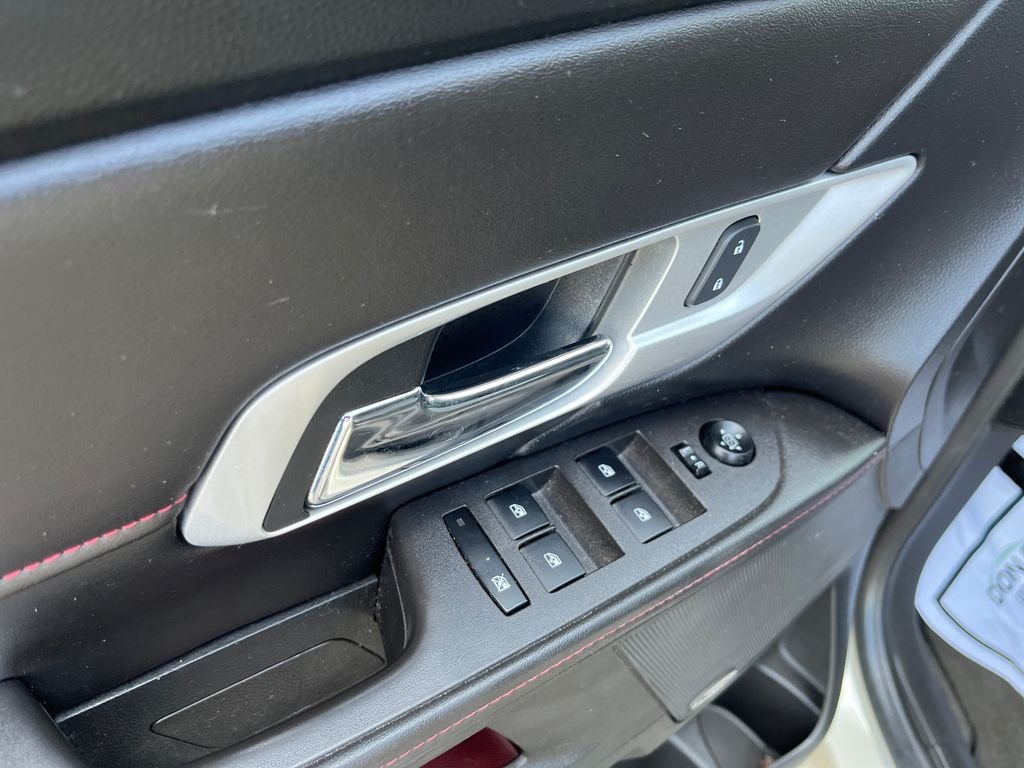 Used 2015 Gold GMC SLT-1 image 10