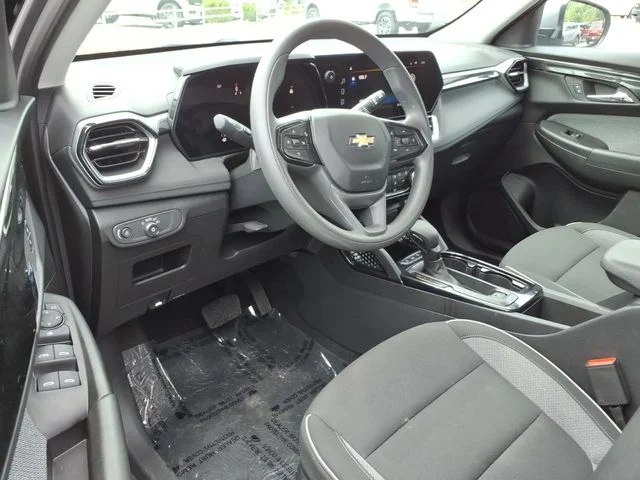 Used 2025 Gray Chevrolet LT image 15