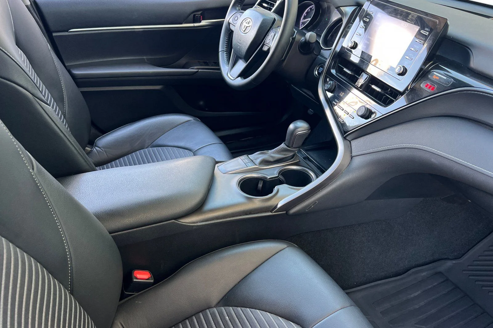 Used 2023 White Toyota SE image 15