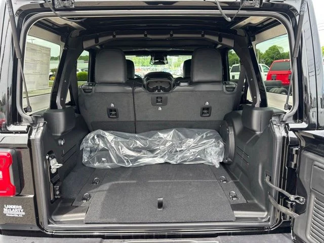 New 2026 Black Clear-Coat Exterior Paint Jeep Sahara image 9