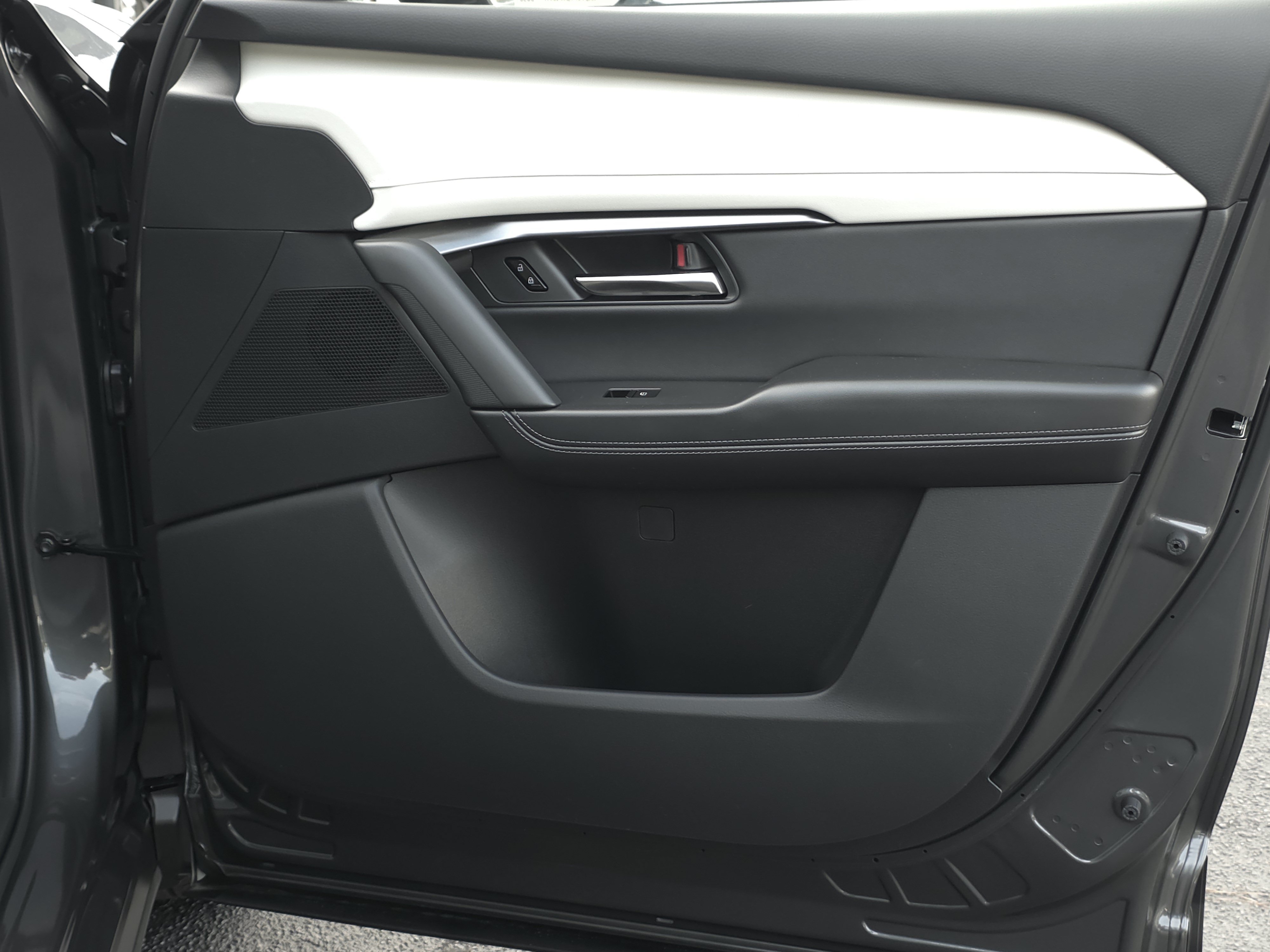 New 2026 Machine Gray Metallic Mazda 2.5 S Select AWD image 40