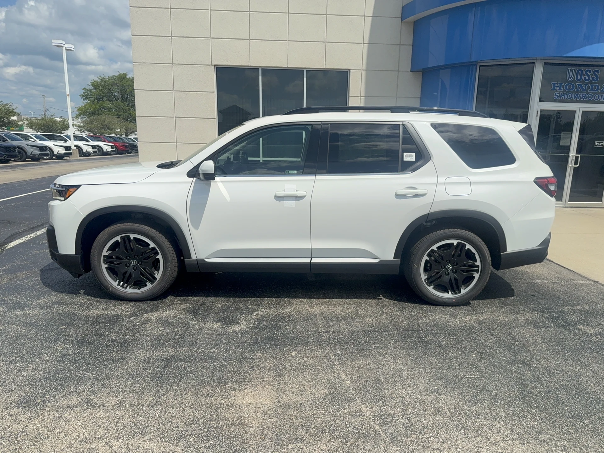 New 2026 Platinum White Pearl Honda Touring Blackout image 8