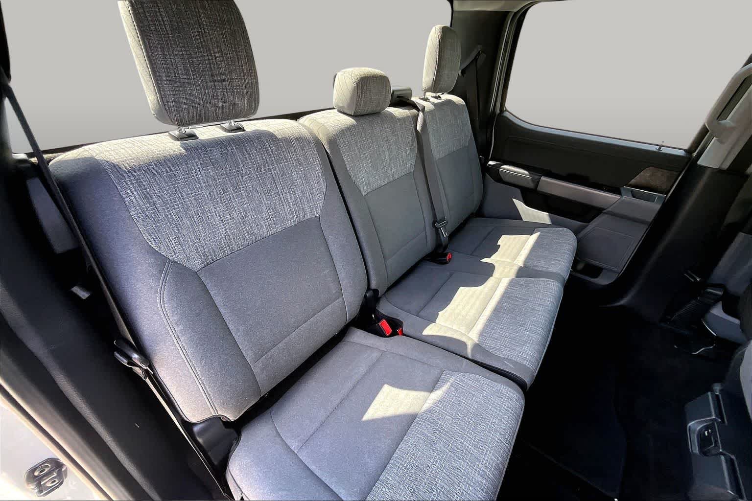 Used 2023 Avalanche Gray Ford XLT image 20