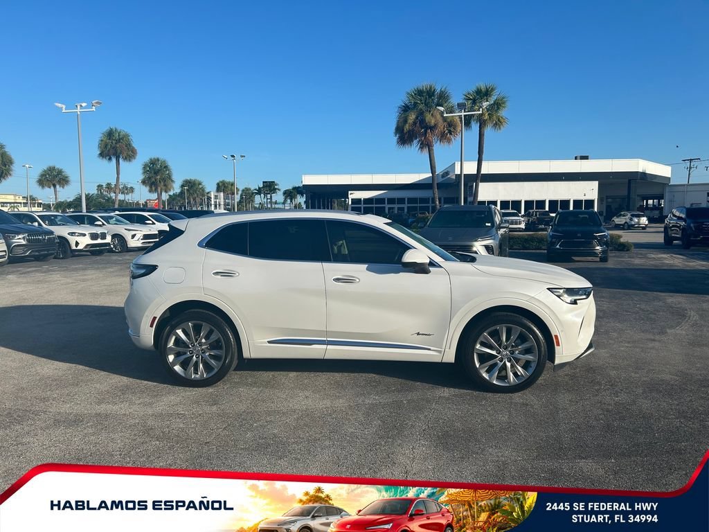 Used 2023 WHITE FROST TRICOAT Buick Avenir image 4