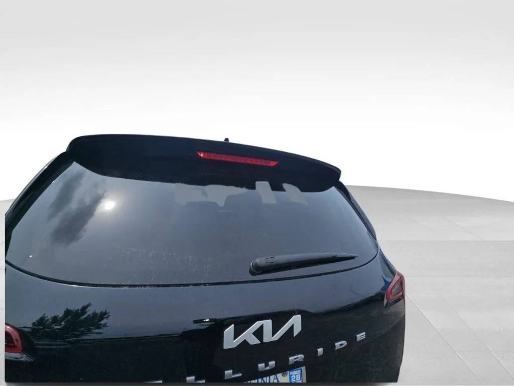 Used 2022 Black Kia SX image 7