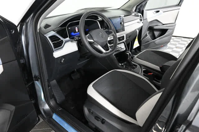 New 2026 Platinum Gray Metallic Volkswagen SE image 16