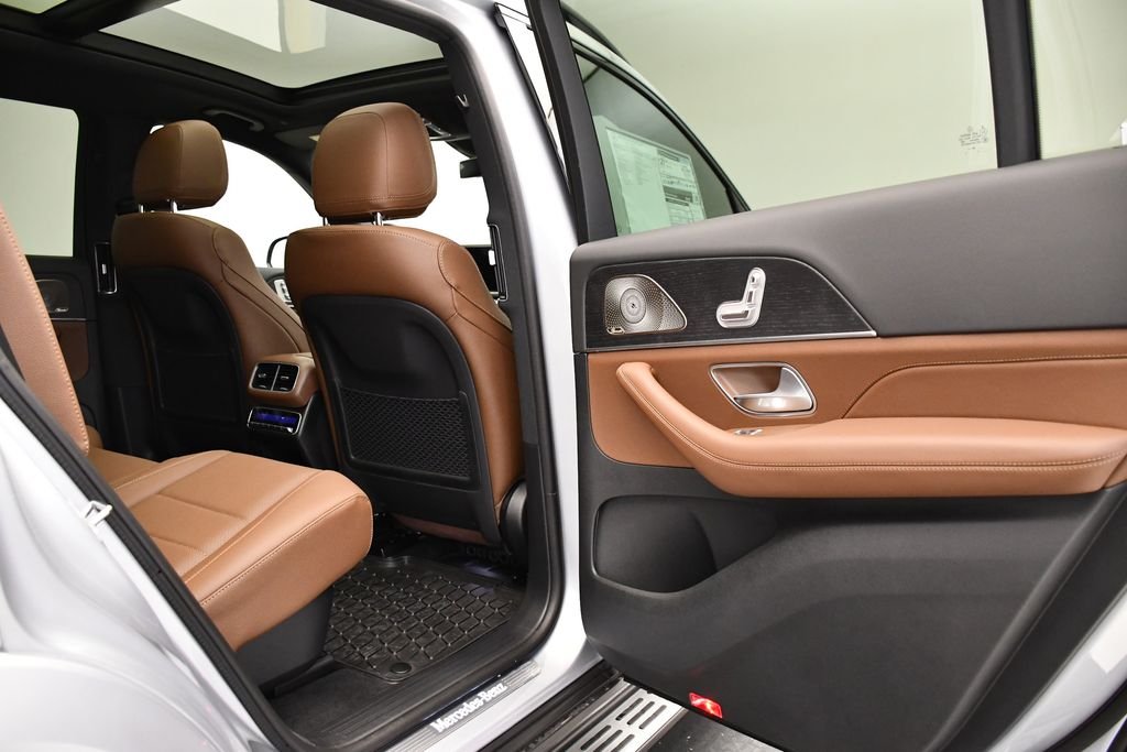 2025 Mercedes-Benz GLS Base - Photo 52