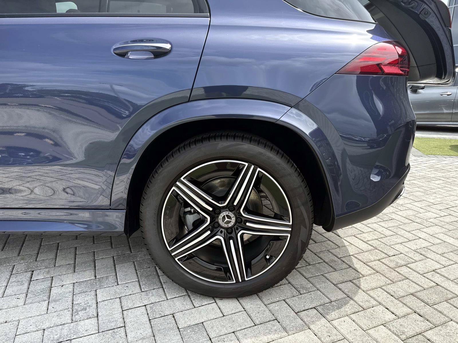 New 2026 Twilight Blue Metallic Mercedes-Benz 450 4MATIC® SUV image 11
