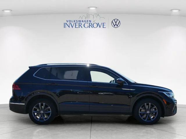 Certified Used 2022 Black Volkswagen 2.0T SE image 8