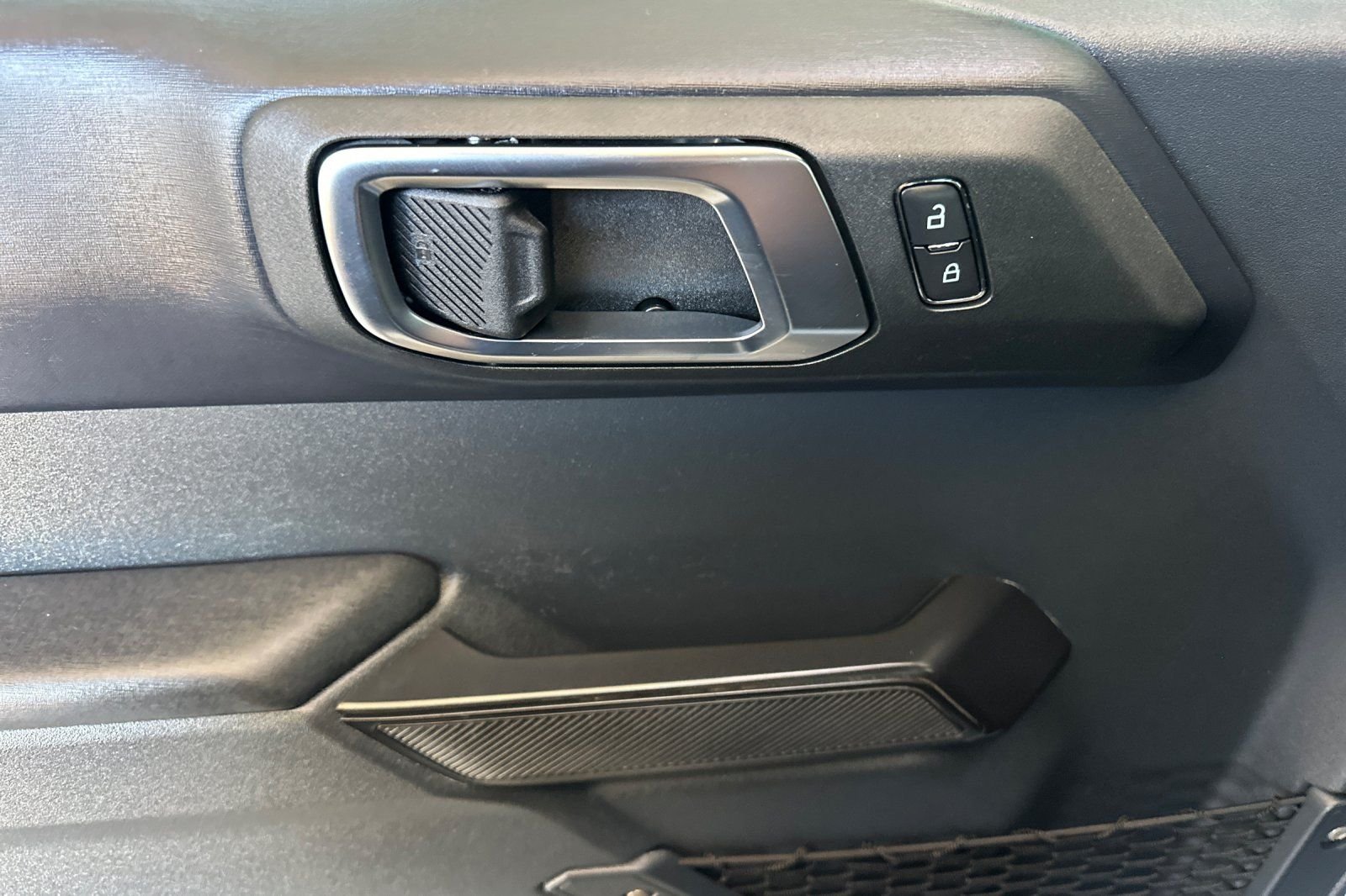 Used 2025 Gray Ford Badlands image 10