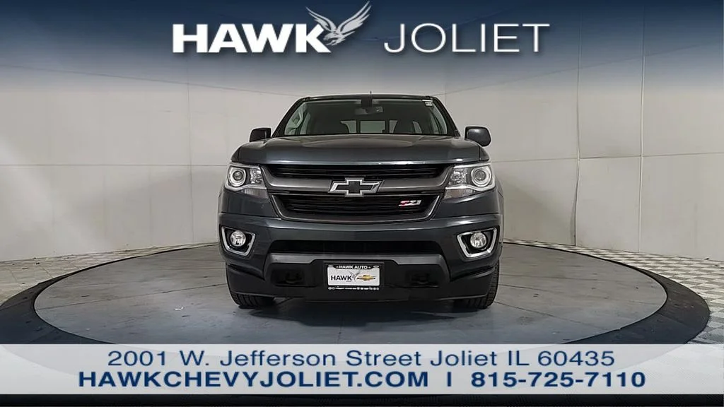 Used 2018 Gray Chevrolet Z71 image 3