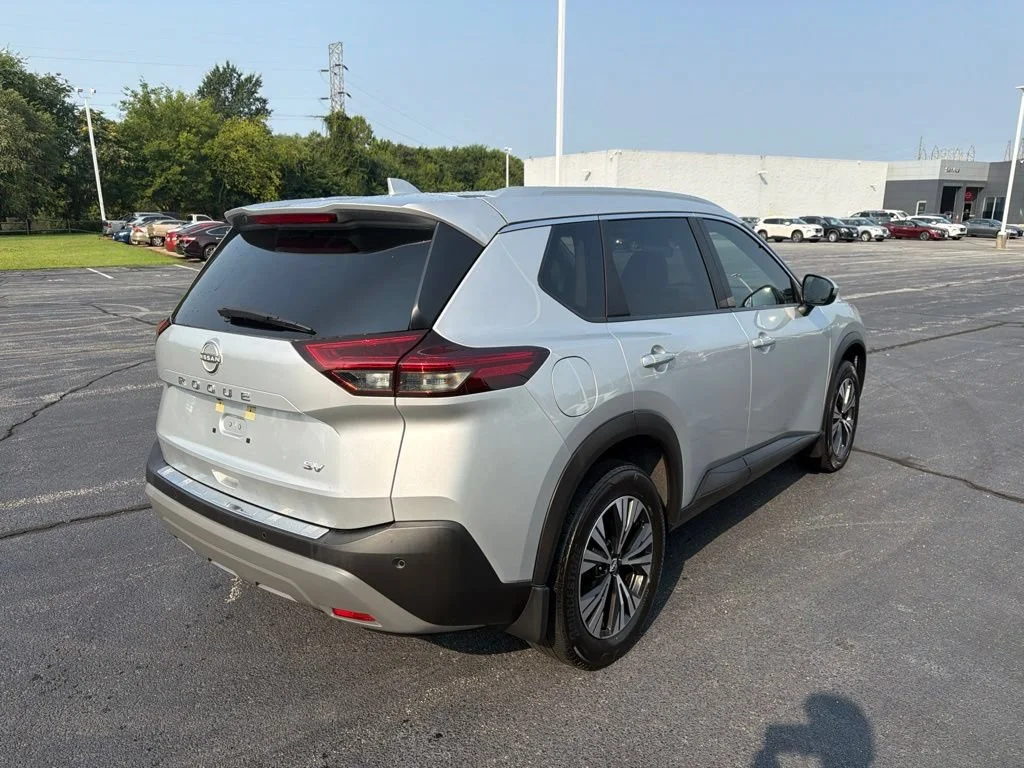 Used 2022 Silver Nissan SV image 10