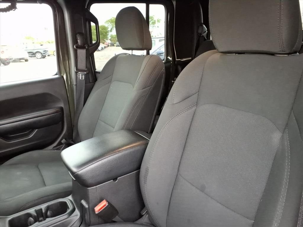 Used 2022 Green Jeep Sport image 8