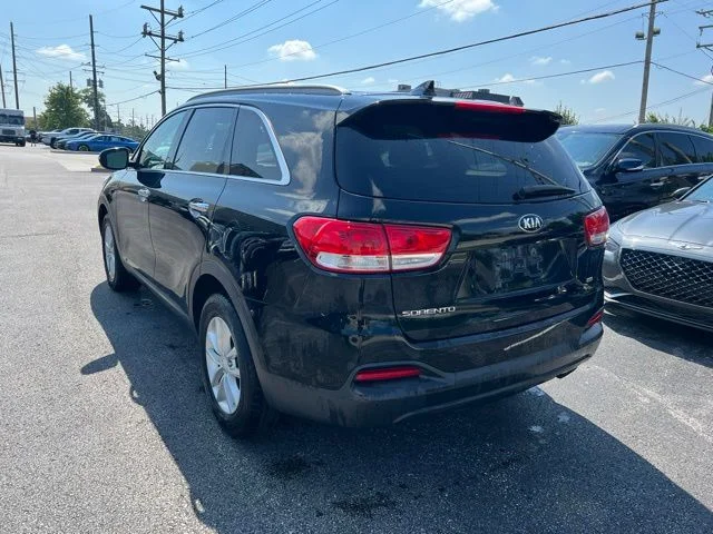 Used 2016 Black Kia LX image 4