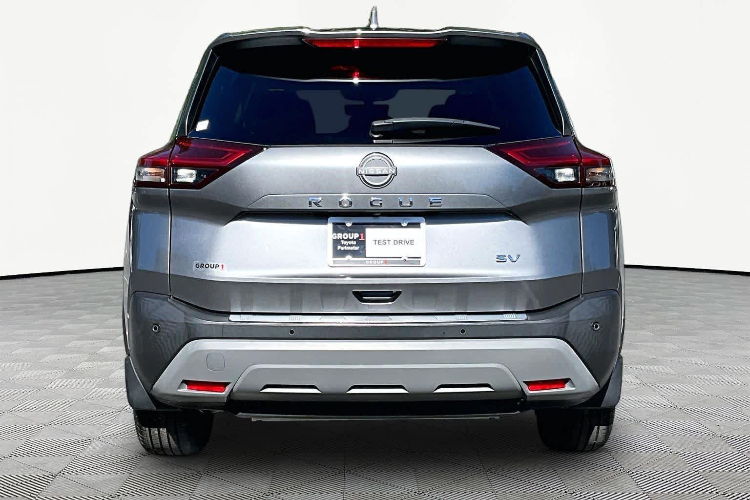 Used 2023 Gun Metallic Nissan SV image 5