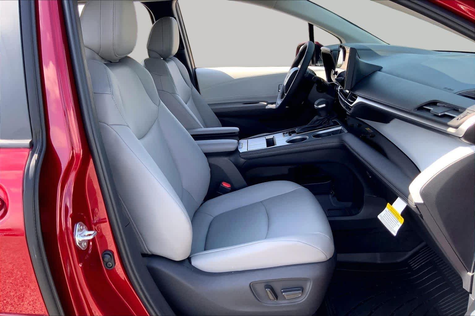 Used 2026 Ruby Flare Pearl Toyota XLE image 9