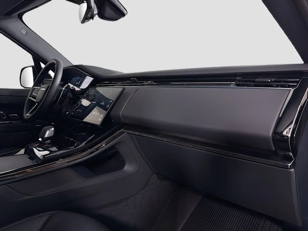 New 2026 Carpathian Grey Land Rover Dynamic SE image 31