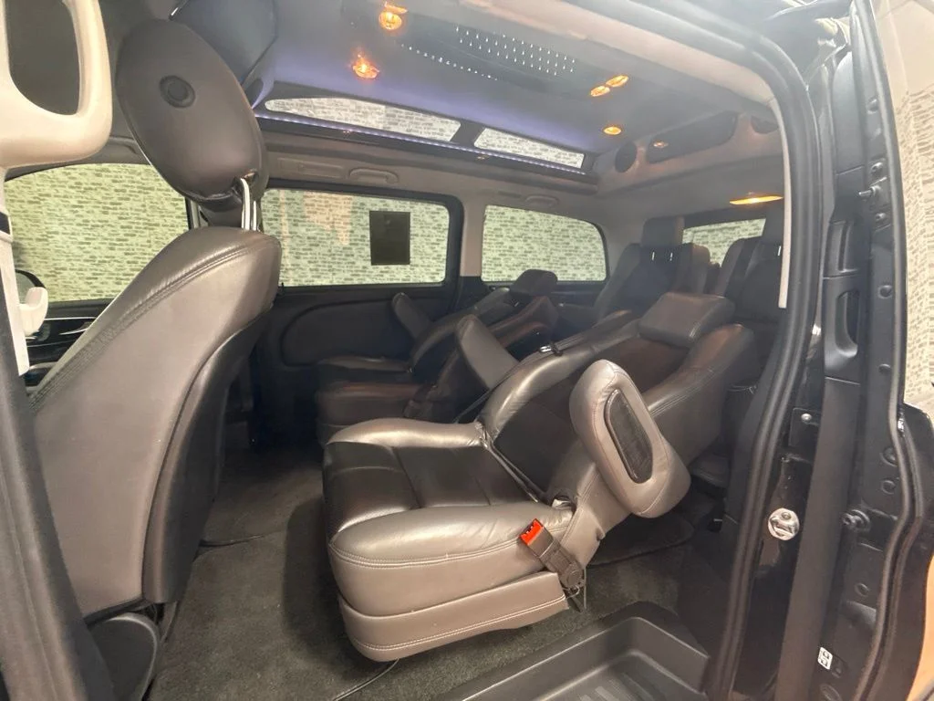 Used 2022  Mercedes-Benz Passenger image 14