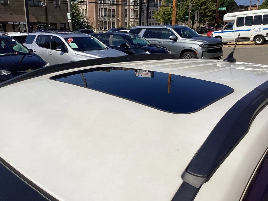 Used 2018 White Ford SE image 10