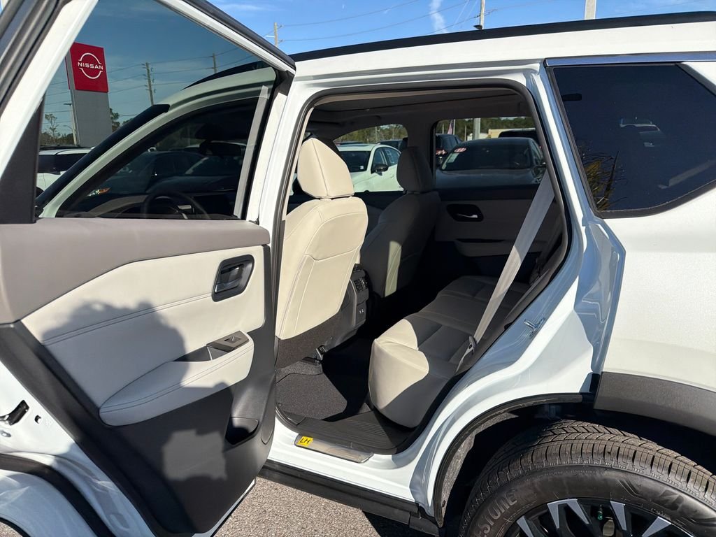 New 2026 Nissan Rogue Dark Armor 4D Sport Utility
