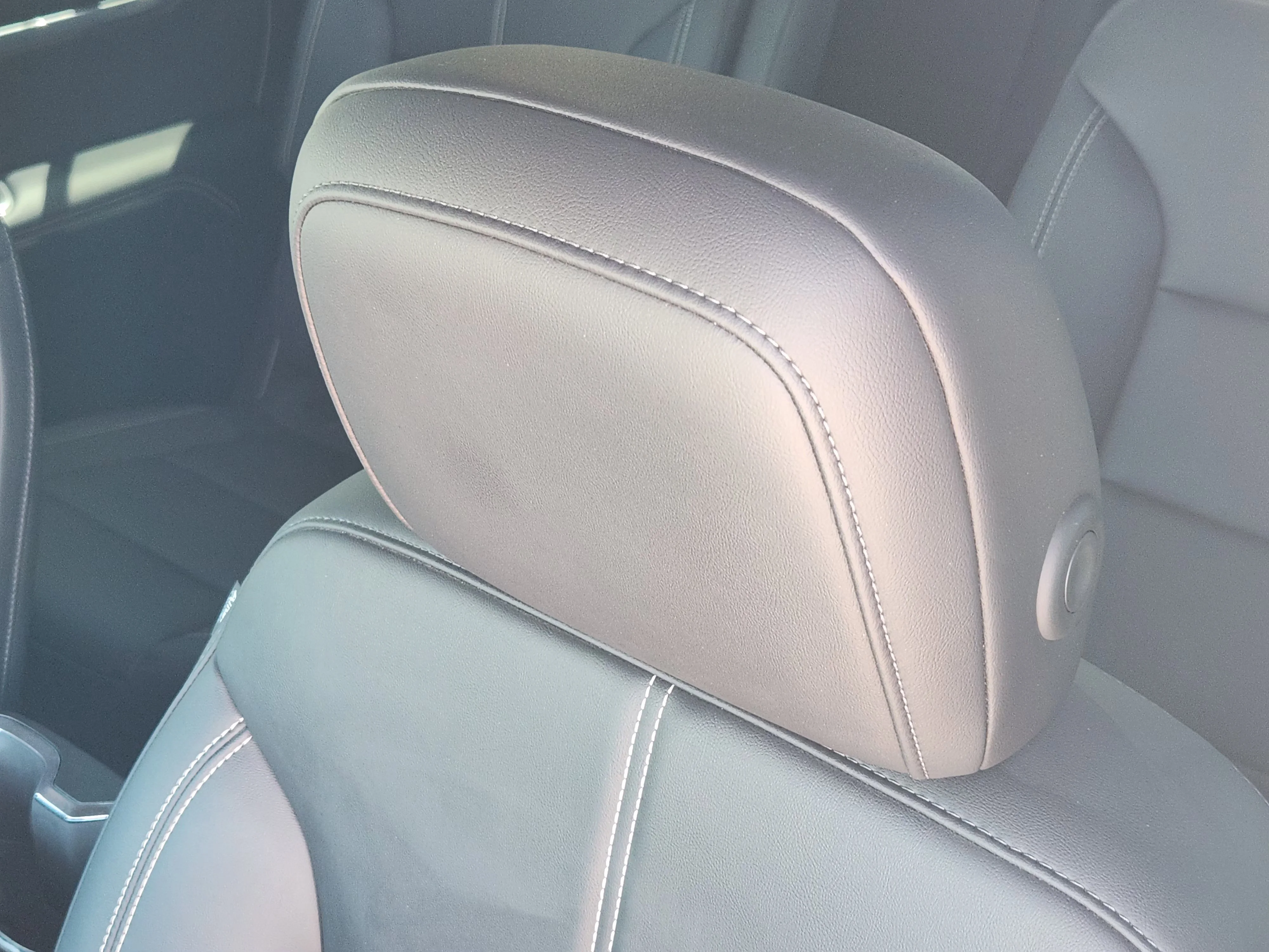 Used 2024 Summit White GMC Elevation image 16