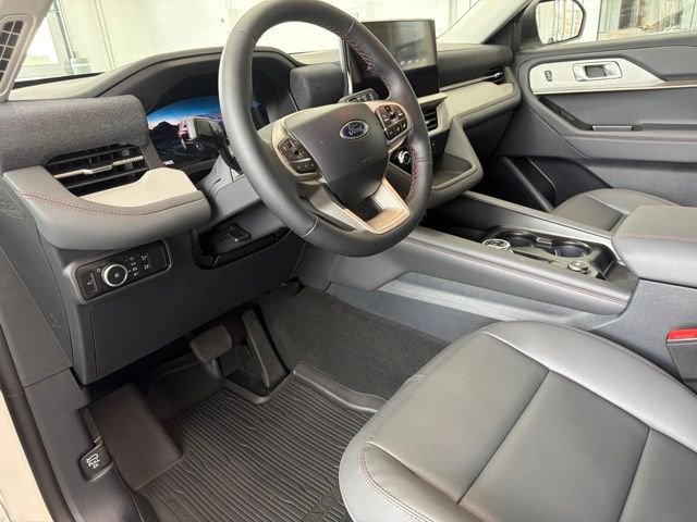 New 2026 Star White Metallic Tri-Coat Ford Active image 15