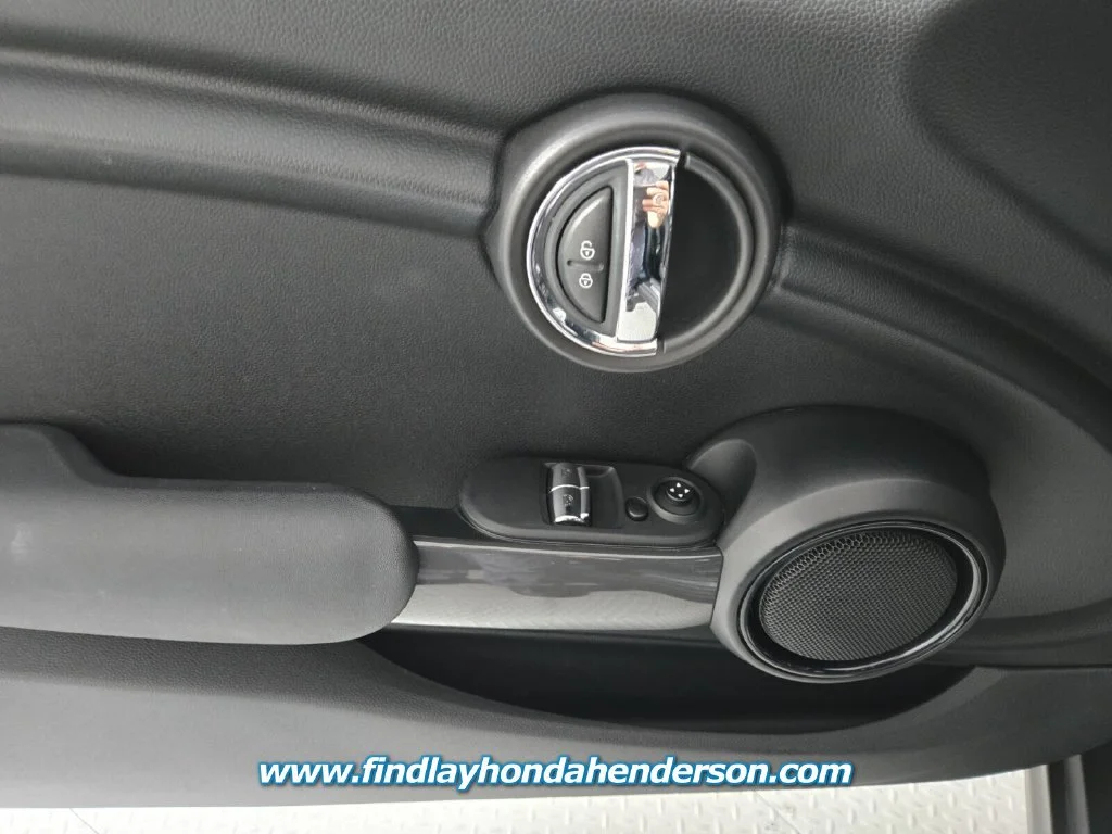 Used 2022 Island Blue Metallic MINI Oxford Edition image 22