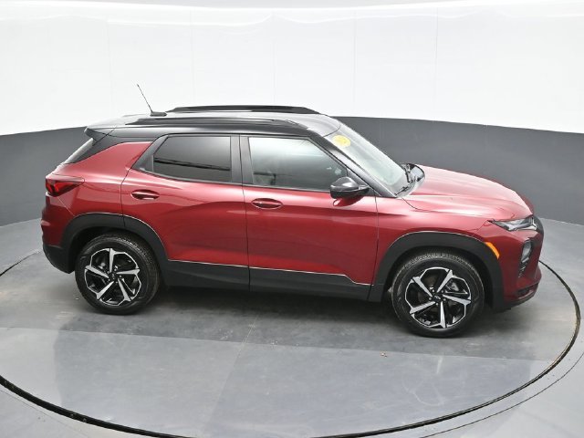 Used 2023 Red Chevrolet RS image 16