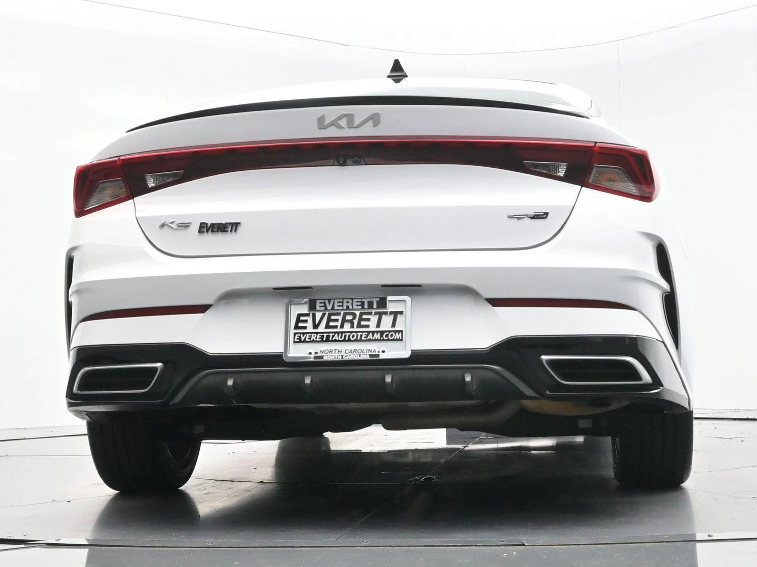 Used 2022 Glacial White Pearl Kia GT-Line image 48