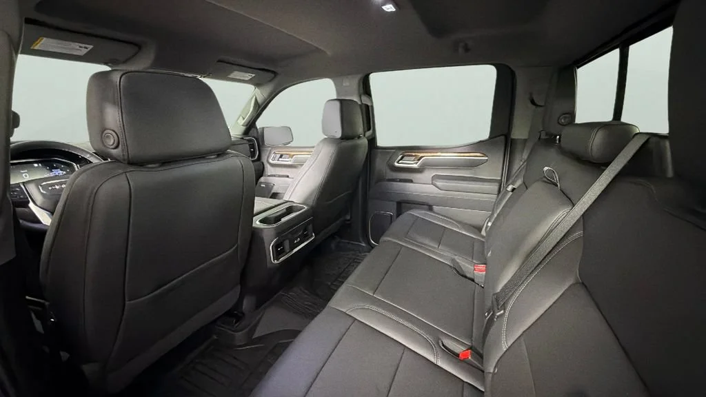 Used 2026 Downpour Metallic GMC Elevation image 28