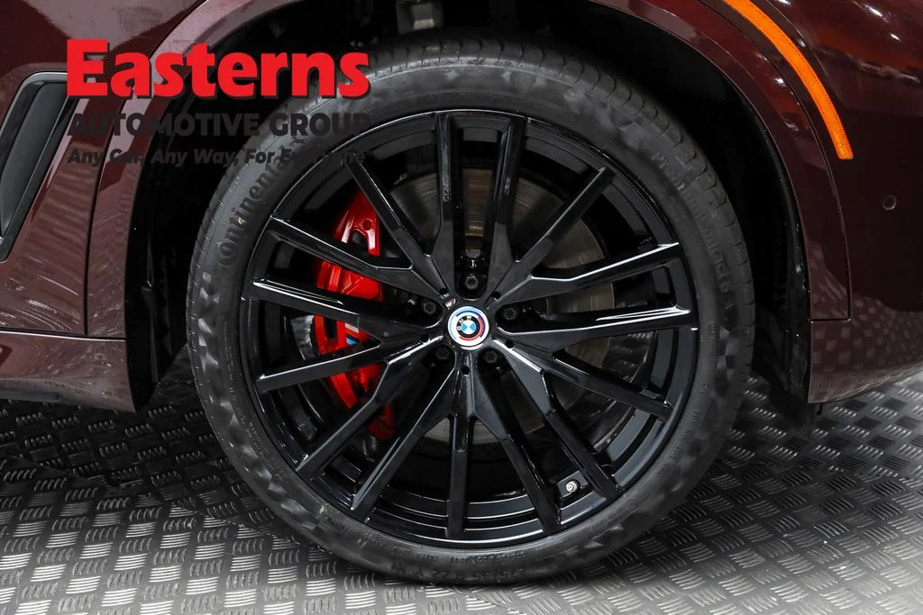 Used 2022 Red BMW M50i image 32