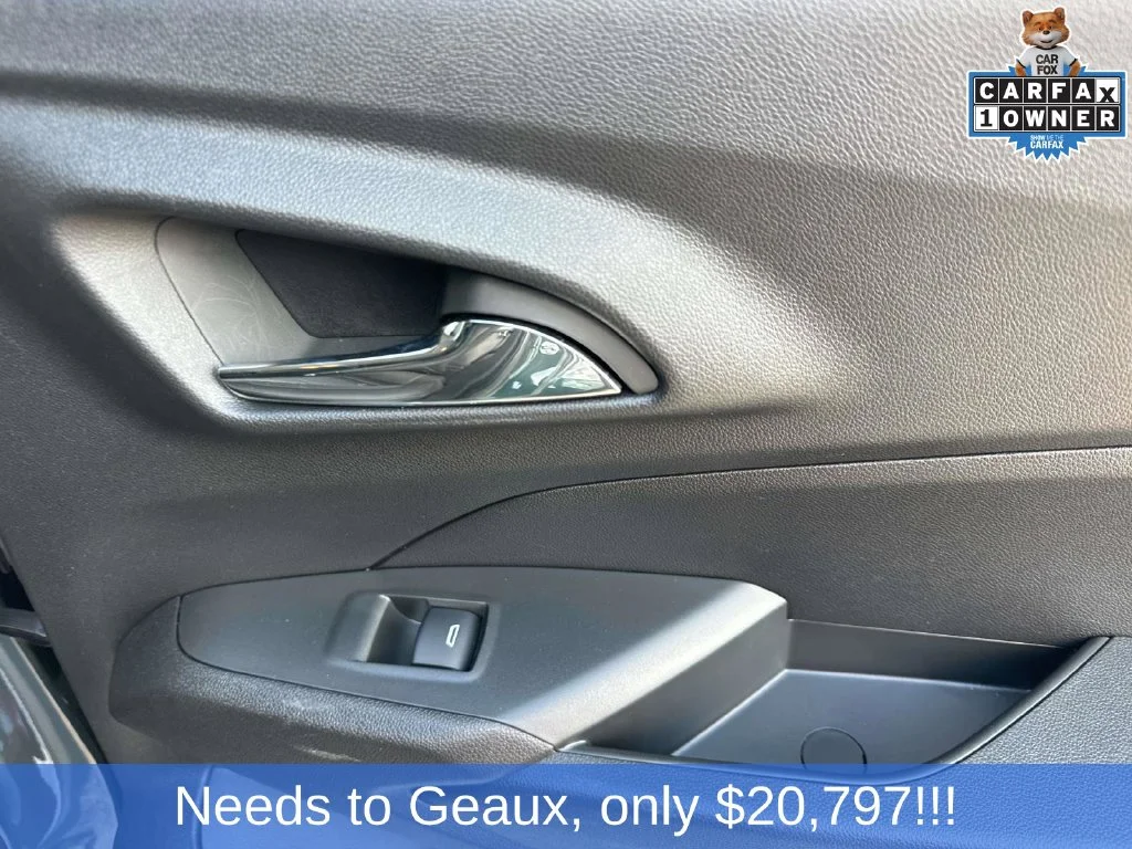 Used 2025 Gray Chevrolet LT image 25