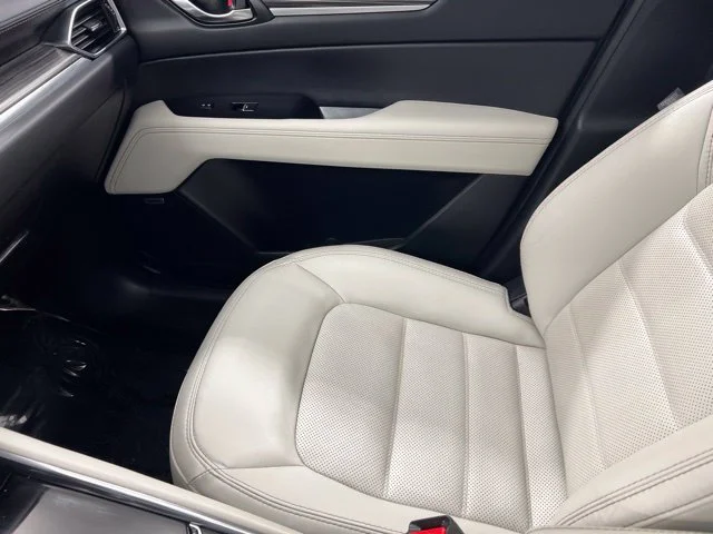 Used 2020 White Mazda Grand Touring image 17