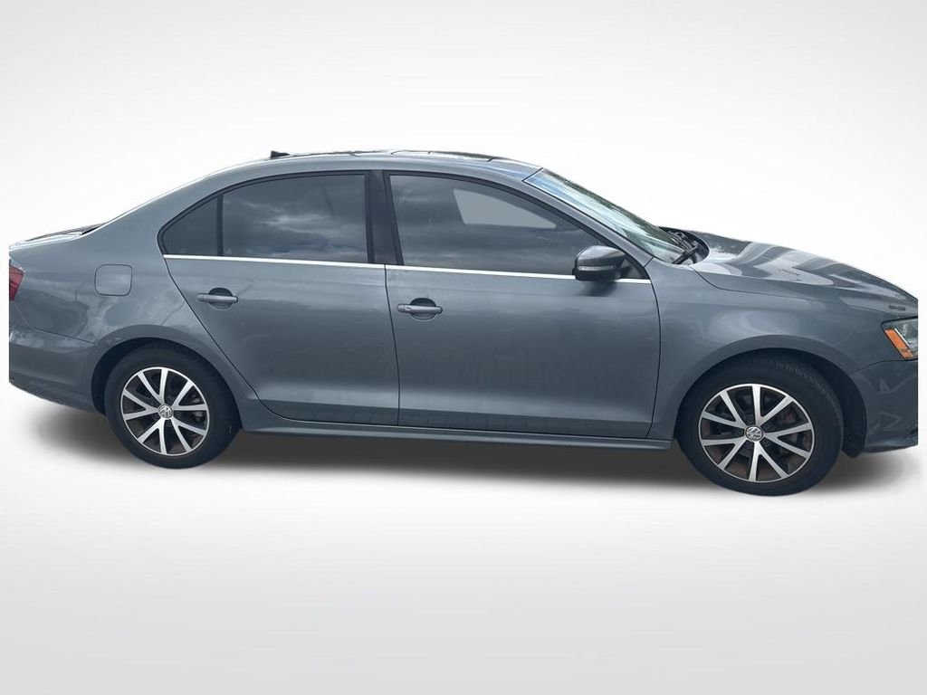 Used 2017  Volkswagen 1.4T SE image 3