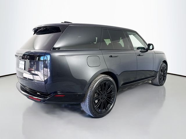 New 2026 Carpathian Grey Land Rover SE image 5