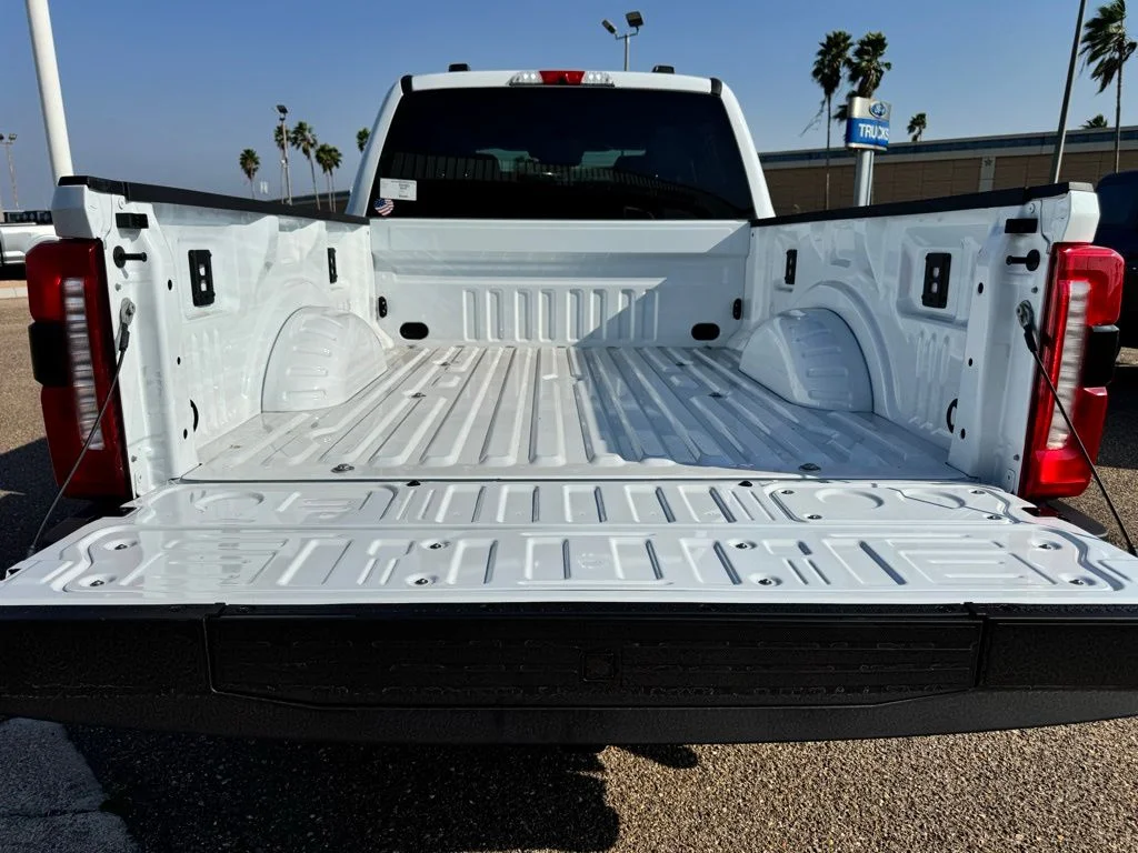New 2026 Oxford White Ford F-250® XLT image 8
