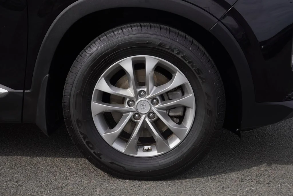 Certified Used 2020 Black Hyundai SE image 9