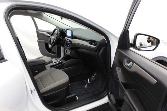 Used 2021 White Ford SE image 31