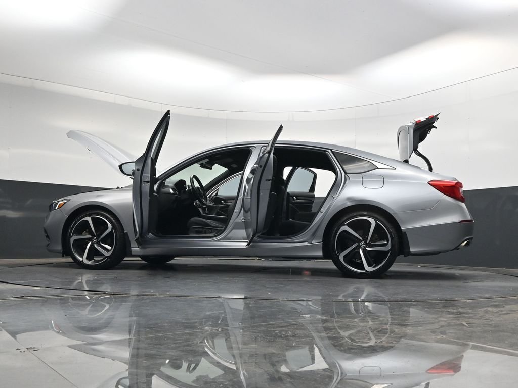 Used 2020  Honda Sport image 44